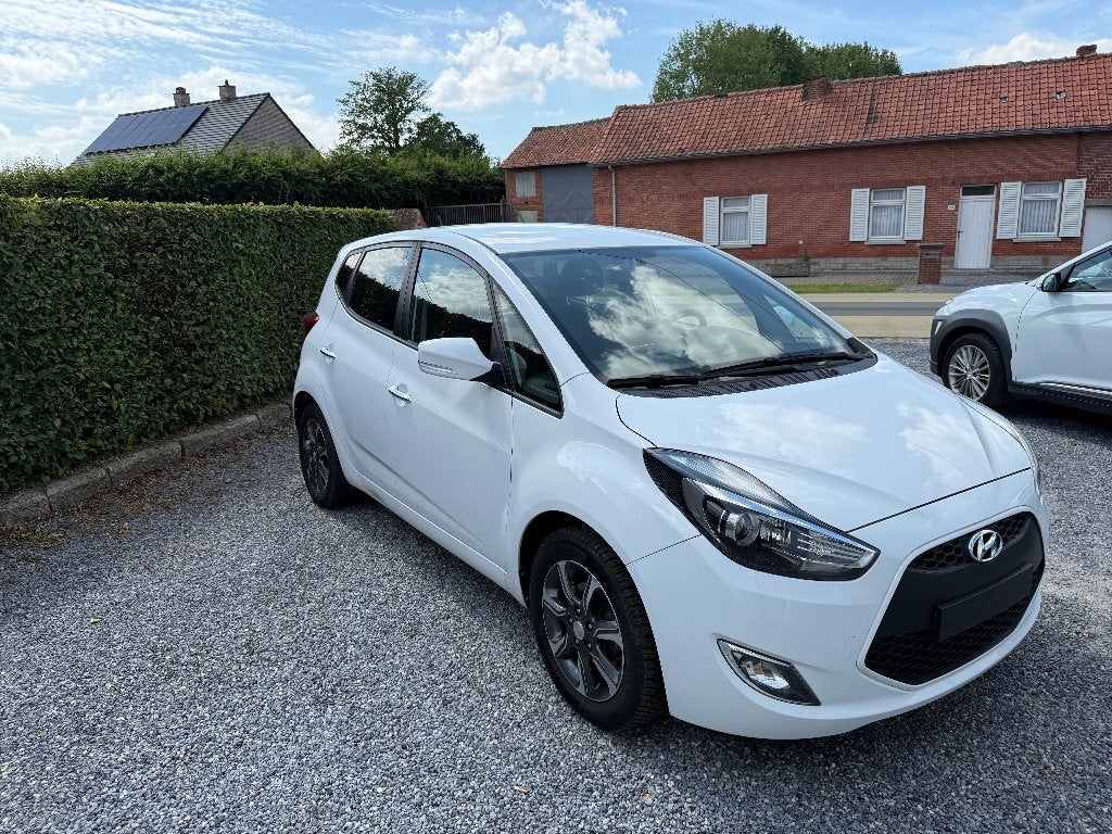 Hyundai IX 20 1.6I AUTOMAAT, Auto's, 4 cilinders, Wit, IX20, Parkeersensor