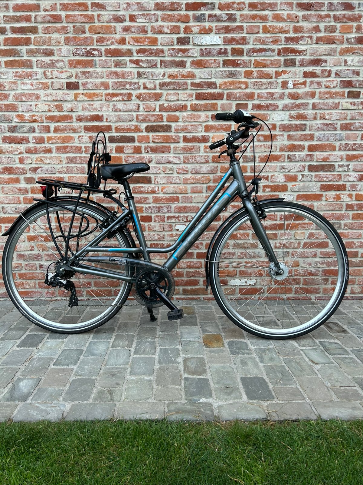 Kleinste maat damesfiets norta, Fietsen en Brommers, Velgrem, Zo goed als nieuw, Ophalen, Overige merken