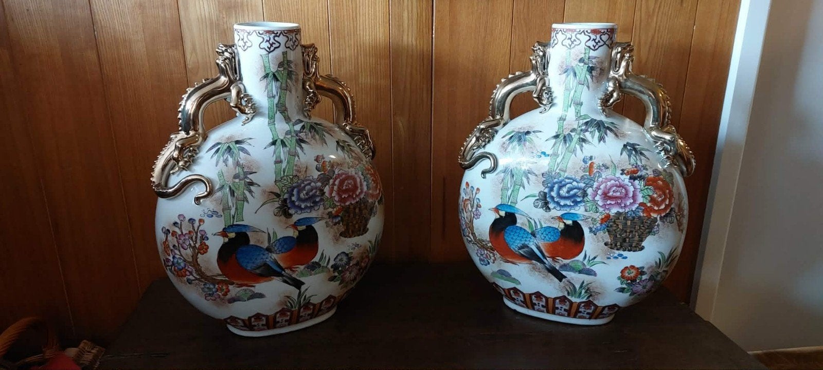 2 vases en porcelaine, poignées en canton doré, Antiquités & Art, Enlèvement