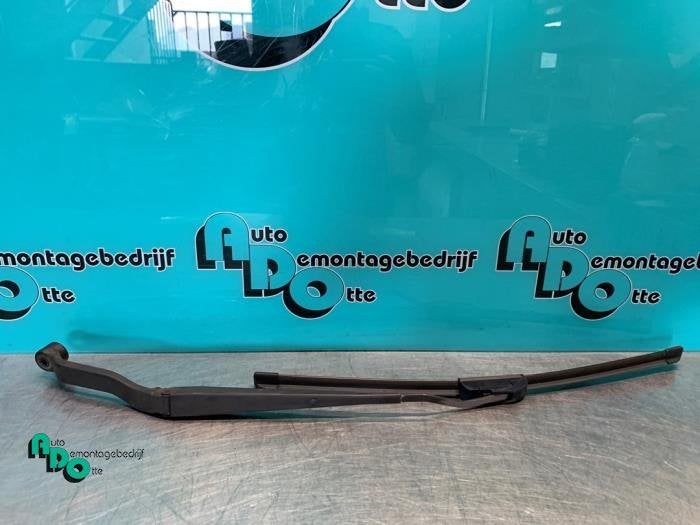 Bras essuie-glace avant d'un Mitsubishi Outlander (Outlander, -, 3 mois de garantie, Utilisé, Mitsubishi