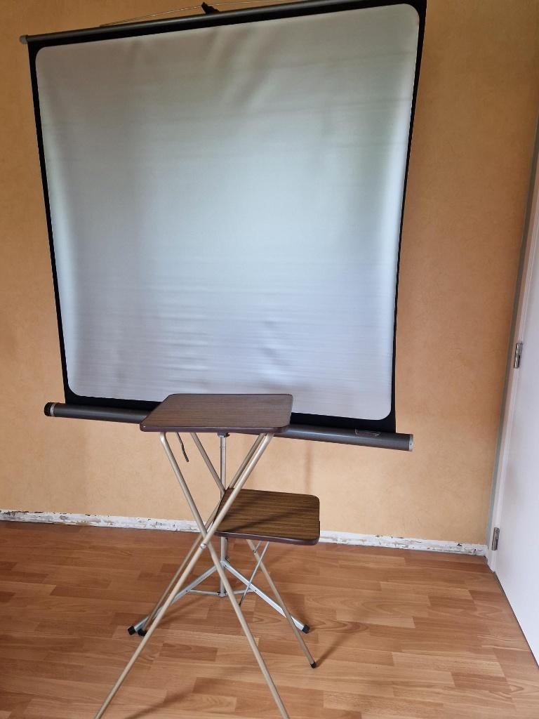 projectiescherm met tafeltje, Enlèvement, Utilisé