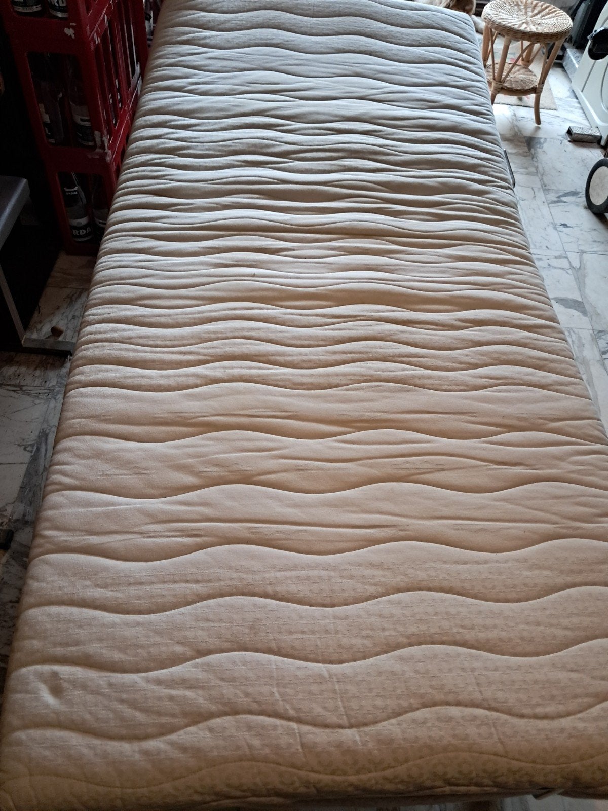 Swissflex compl matras en verstelbare lattenbodem op poten, Ophalen, 90 cm, Eenpersoons, Zo goed als nieuw