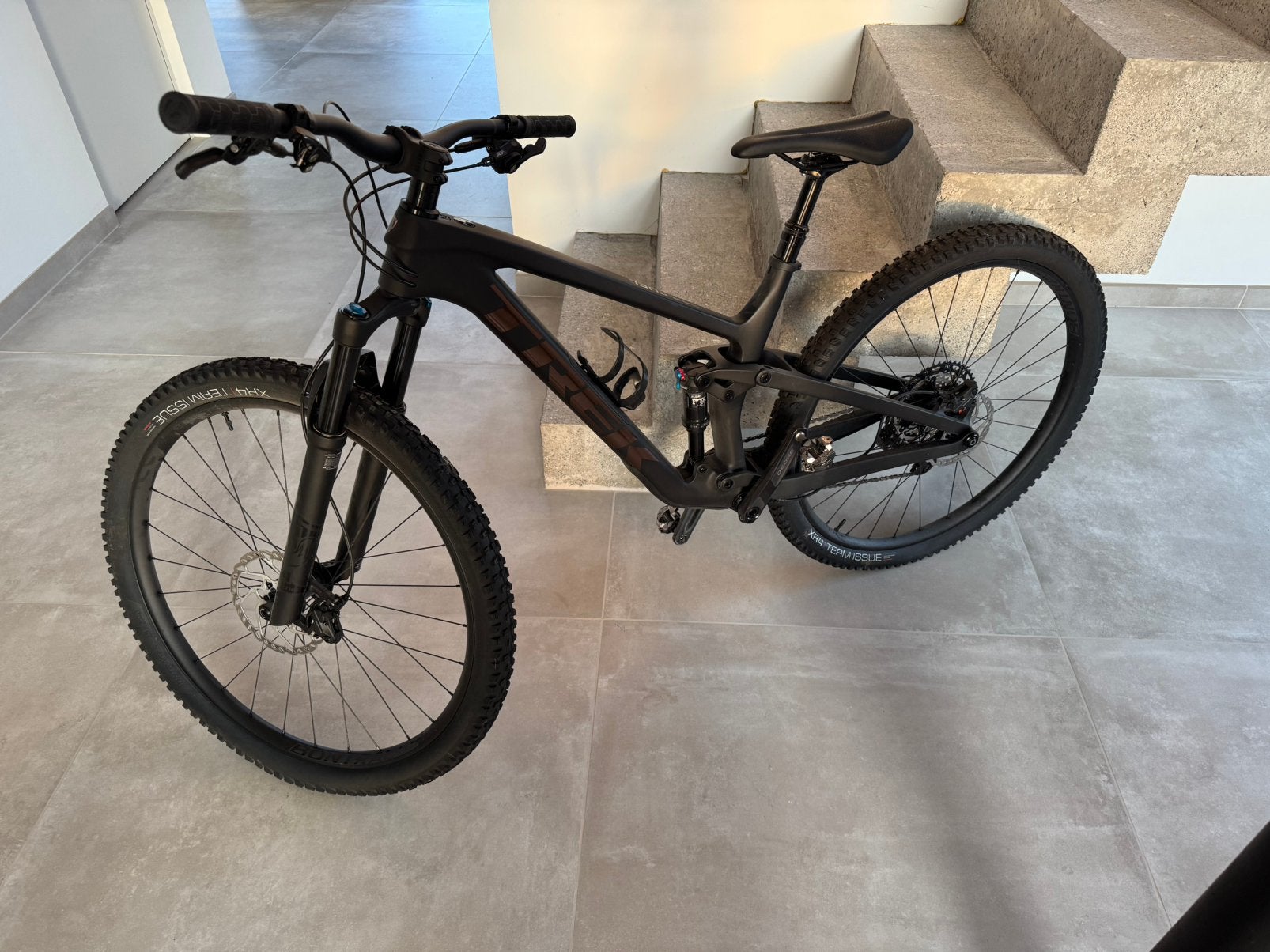 VTT Tout-Suspendu Trek Top Fuel 9.7 Noir Mat, Ophalen, Zo goed als nieuw, Trek