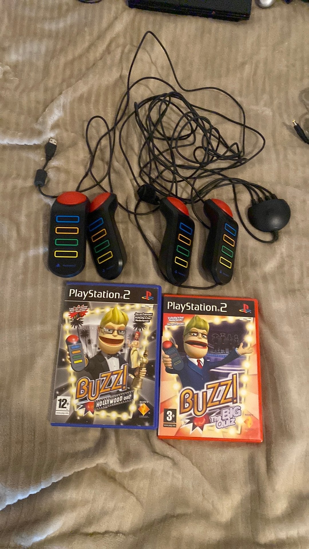 Buzz Playstation 2, Ophalen of Verzenden, Zo goed als nieuw, Met 3 controllers of meer, Met games