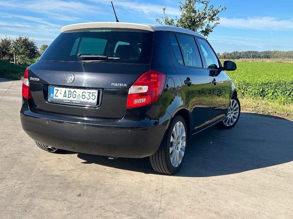SKODA FABIA 1.2 BENZINE | AIRCO | PDC | GARANTIE | 2015, Auto's, Voorwielaandrijving, Euro 5, Zwart, Zwart
