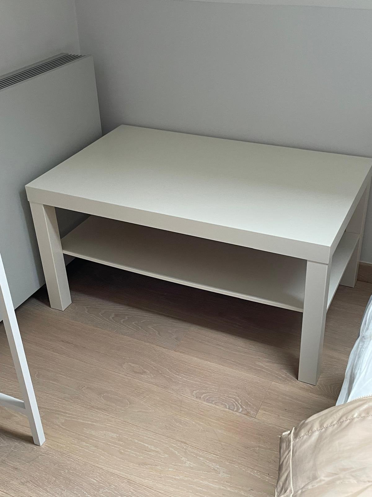 Table basse ikea, Enlèvement