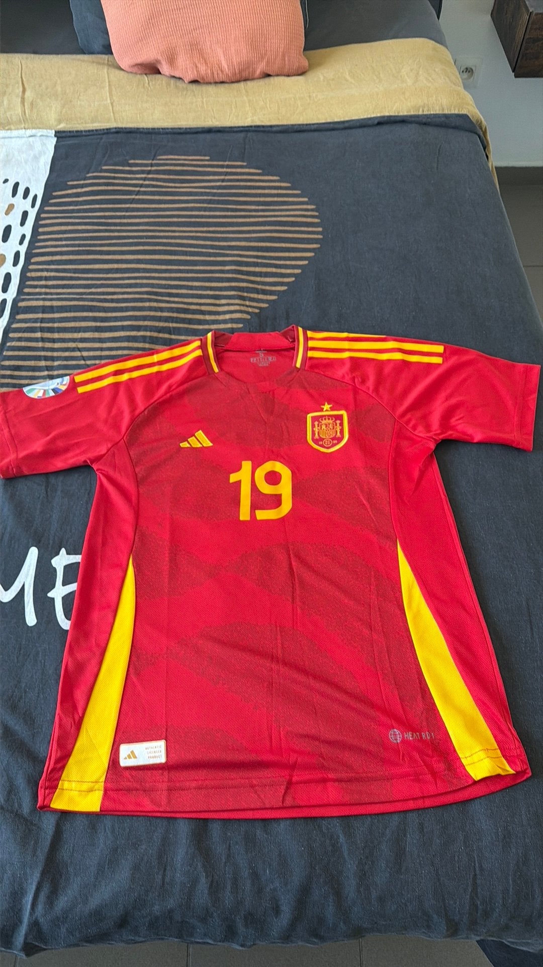 Voetbal T chrit, Maat S, Ophalen, Zo goed als nieuw