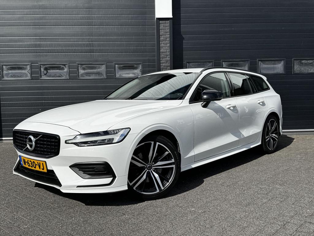 Volvo V60 2.0 B3 163PK Momentum R-Design | Camera | Trekhaak, Auto's, Automaat, Zwart, Wit, Hybride Elektrisch/Benzine