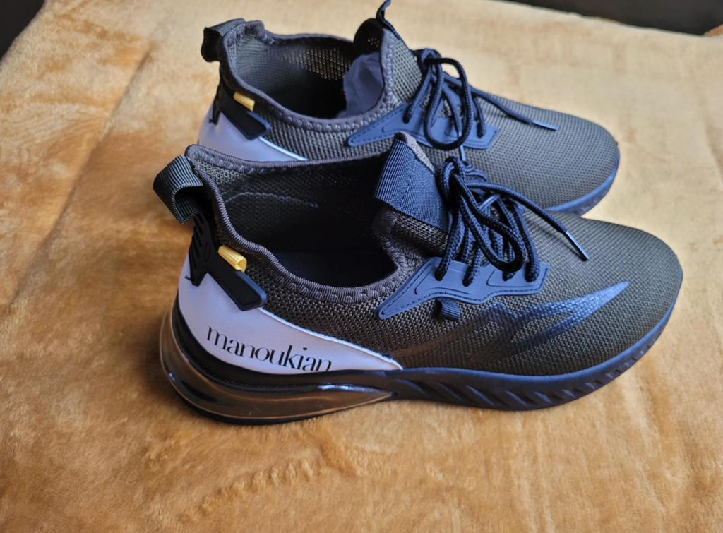 Chaussures MANOUKIAN taille 42 neuves, Vêtements | Hommes, Chaussures, Enlèvement ou Envoi, Autres couleurs, Chaussures à lacets