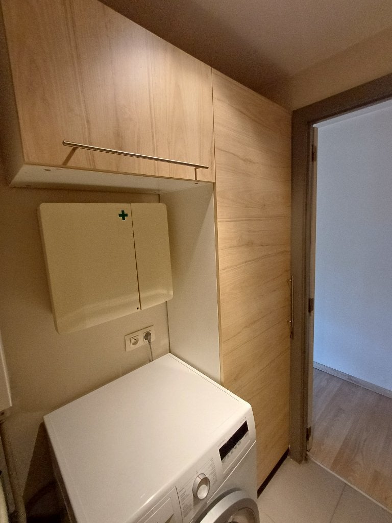 armoire de buanderie, Maison & Meubles, Armoires | Penderies & Garde-robes, Avec tablette(s), Comme neuf, Enlèvement, 50 à 75 cm