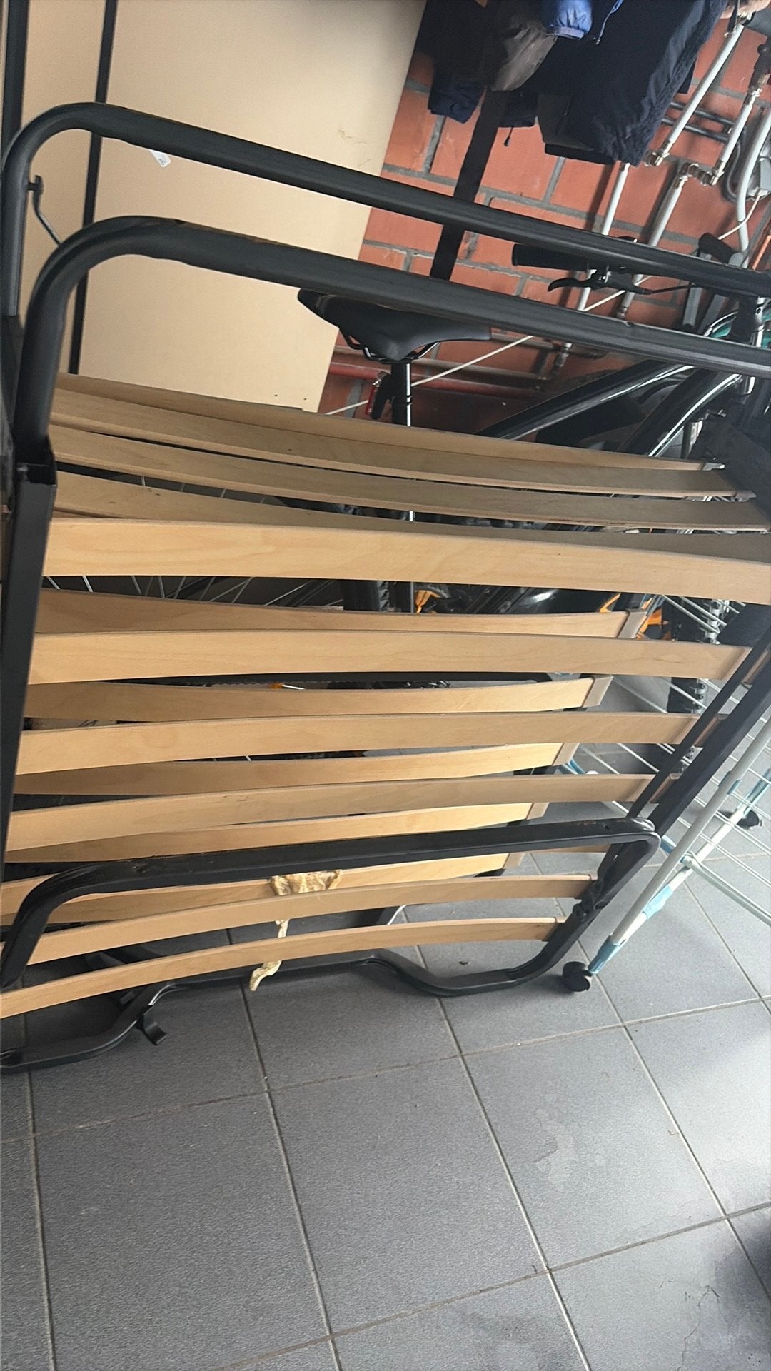 Gratis plooibed zonder matras, Ophalen, Zo goed als nieuw