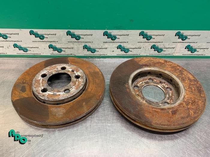 Disque de frein avant d'un Seat Ibiza (Ibiza 08-), -, 3 mois de garantie, Utilisé, -