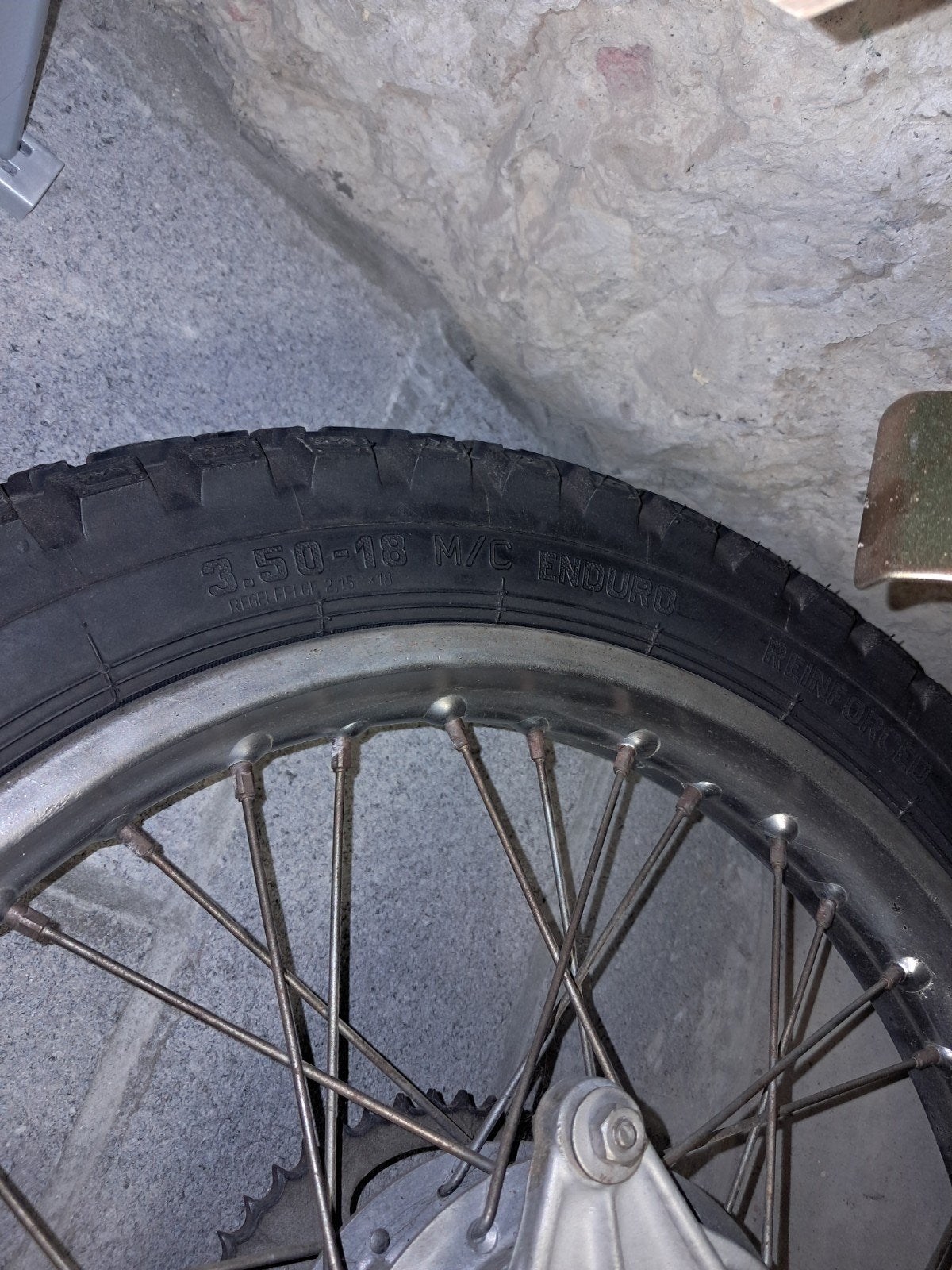 HEIDENAU Enduro band 3,5 x 18 + achterwiel, Motoren, Accessoires | Overige, Ophalen