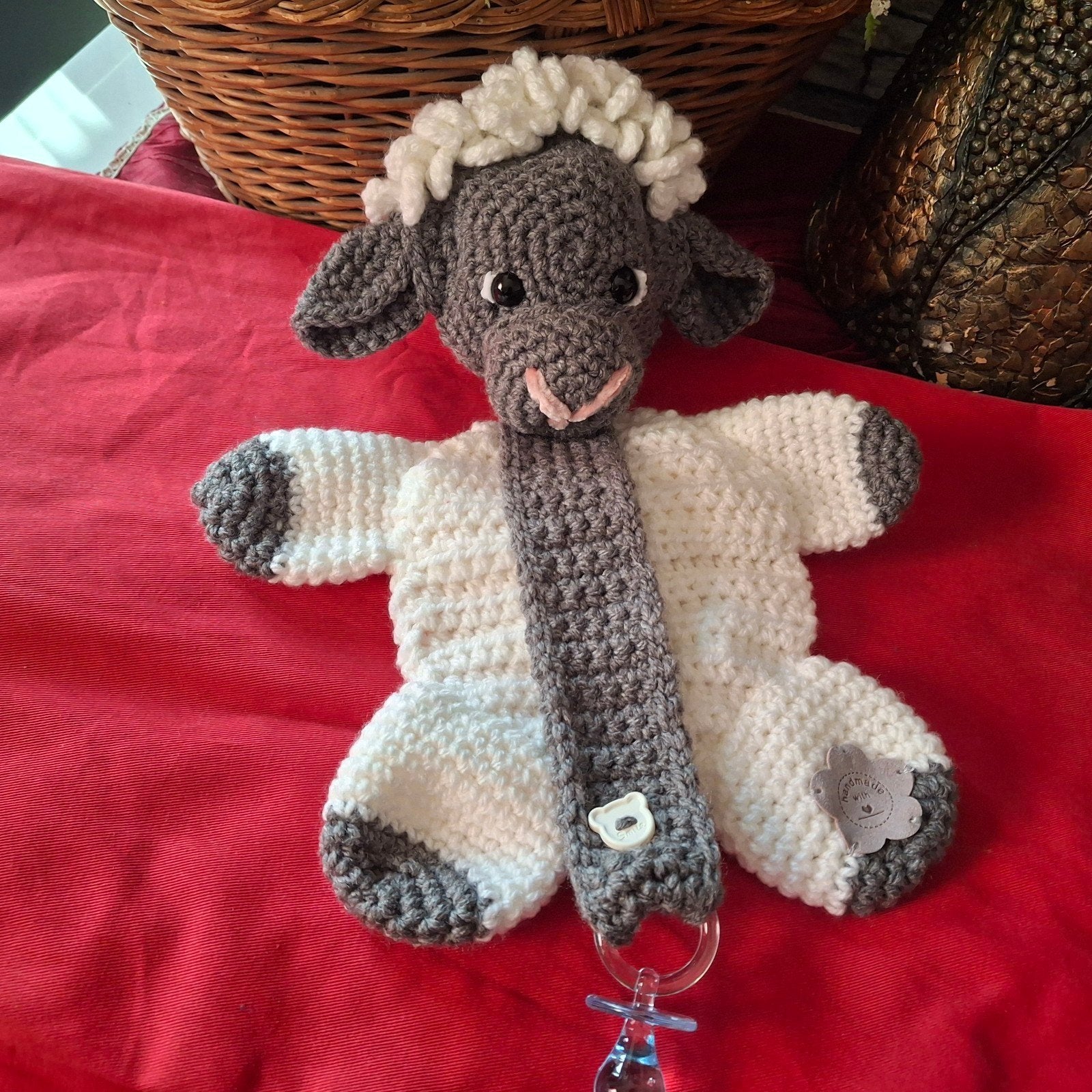 fopspeen knuffel schaapje, Kinderen en Baby's, Ophalen of Verzenden, Nieuw, Handgemaakt, Middelgroot (20 tot 80 cm)