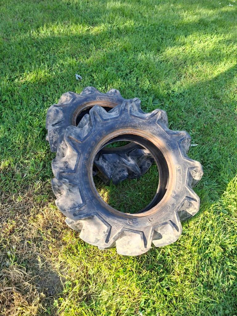 2 pneus Bridgestone agricoles pour micro-tracteur