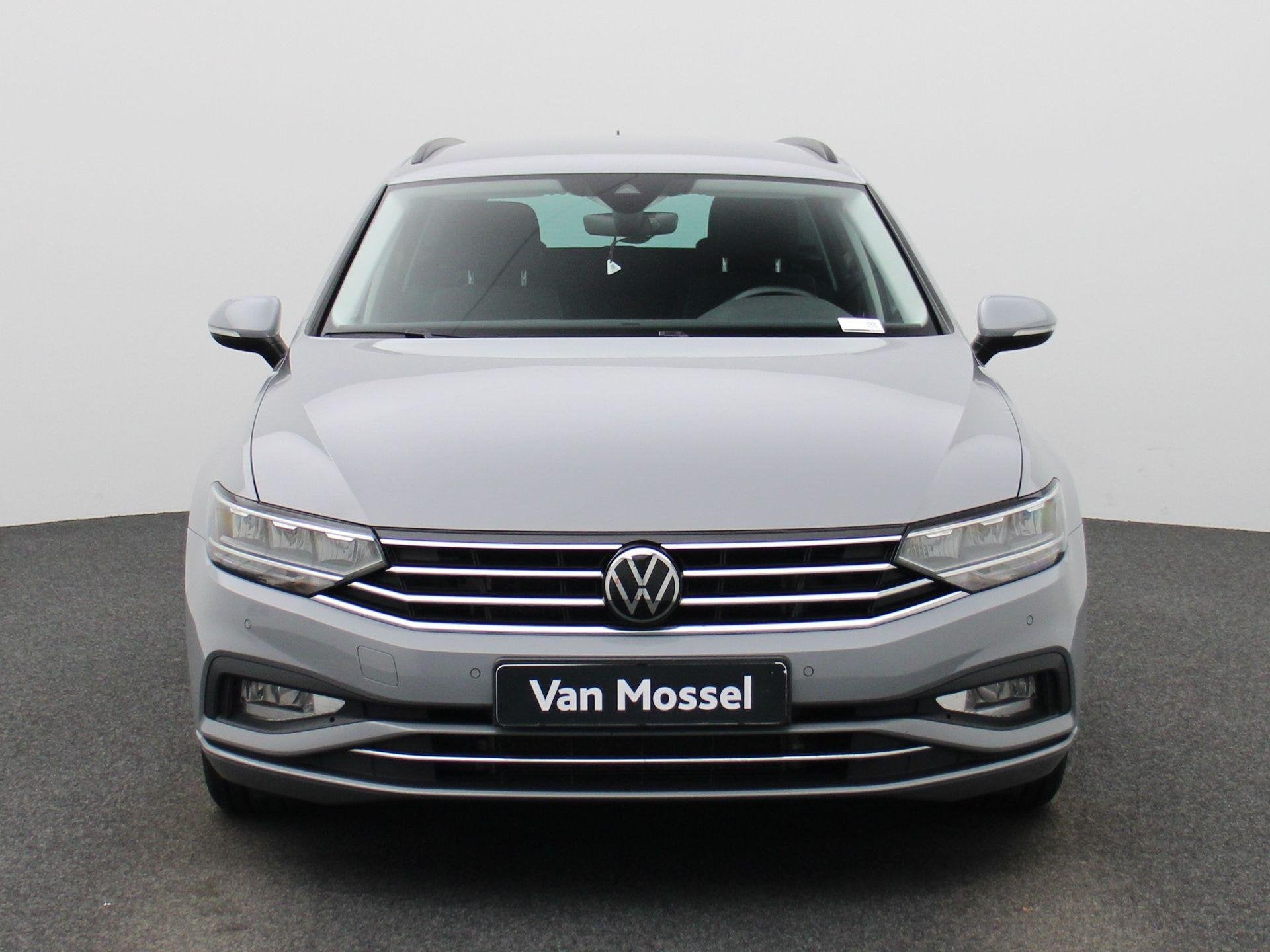 Volkswagen Passat 2.0 TDI SCR DSG Business (automatique), Argent ou Gris, Entreprise, Noir, 5 portes