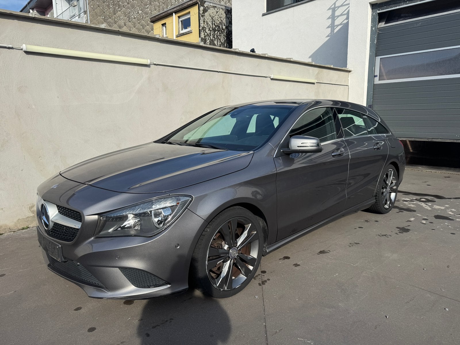 Frein de tir Mercedes-Benz CLA 180d, look AMG, cuir, Cuir, CLA, Achat, Entreprise
