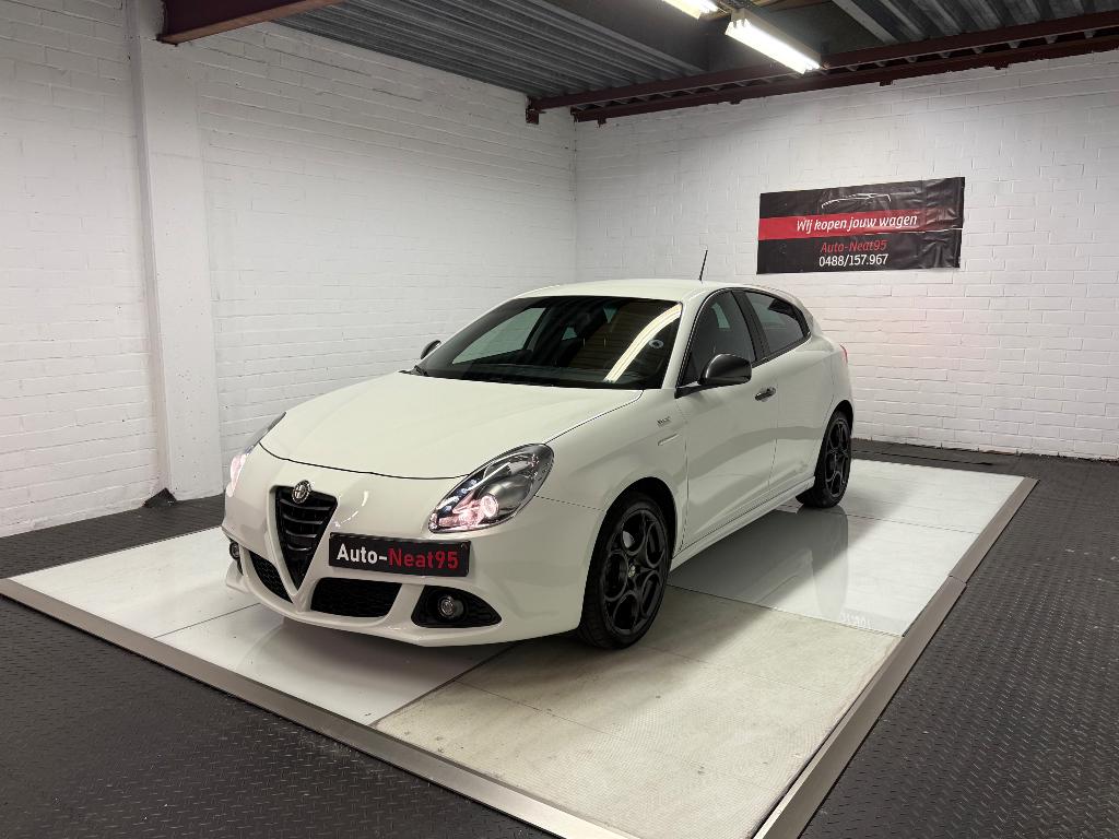 Alfa Romeo Giulietta 1.4Turbo Multi Air benzine mag LEZ, Auto's, Alcantara, Wit, Bedrijf, 5 deurs