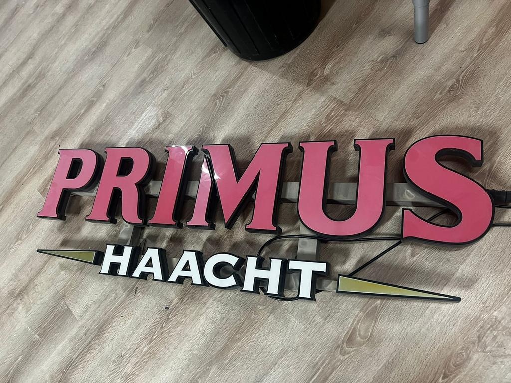 Primus Haacht lichtreclame, Verzamelen, Merken en Reclamevoorwerpen, Ophalen, Gebruikt, Lichtbak of (neon) lamp