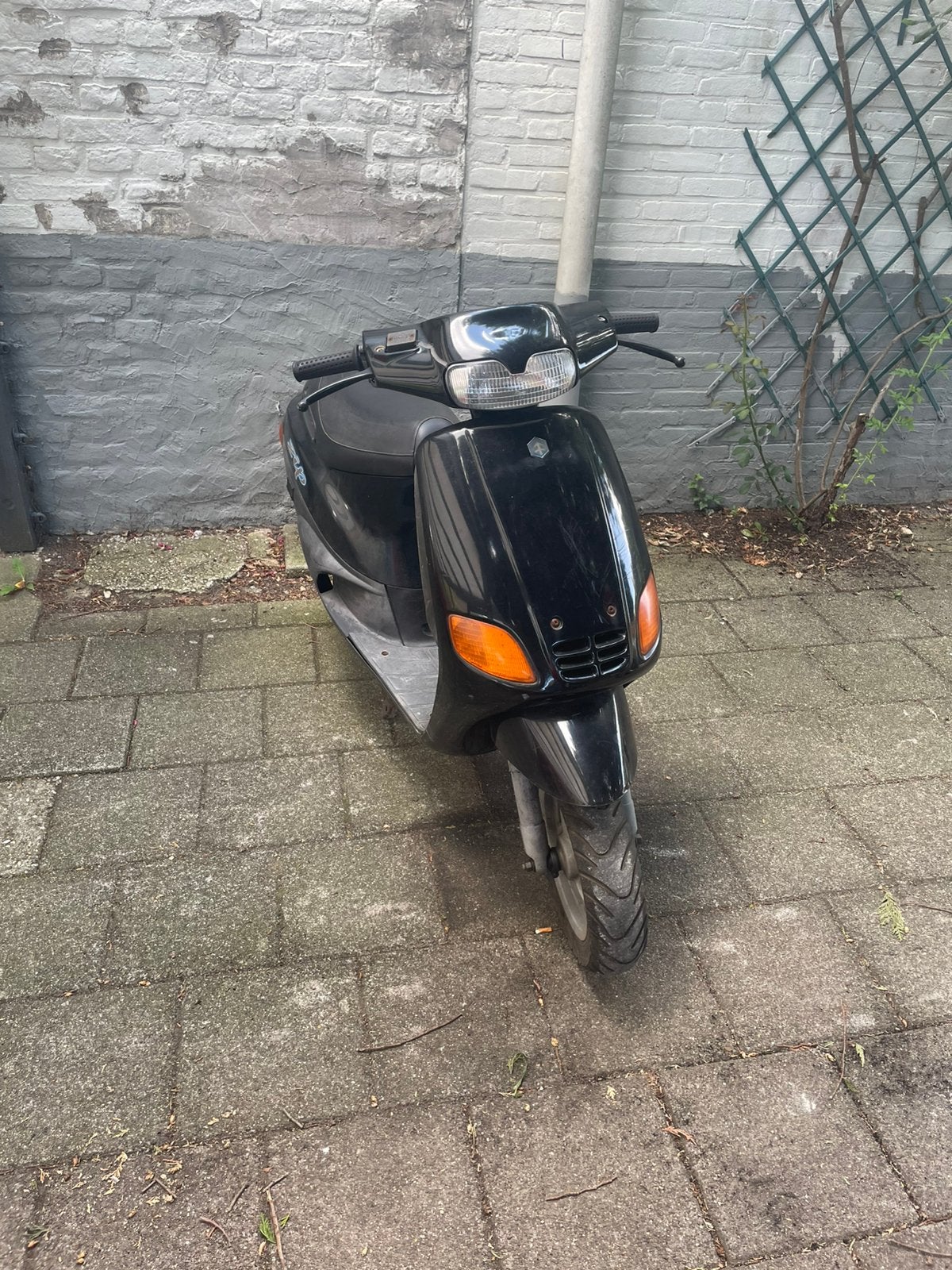 Piaggio zip type 3 9800km, Fietsen en Brommers, Ophalen, Zo goed als nieuw, Benzine