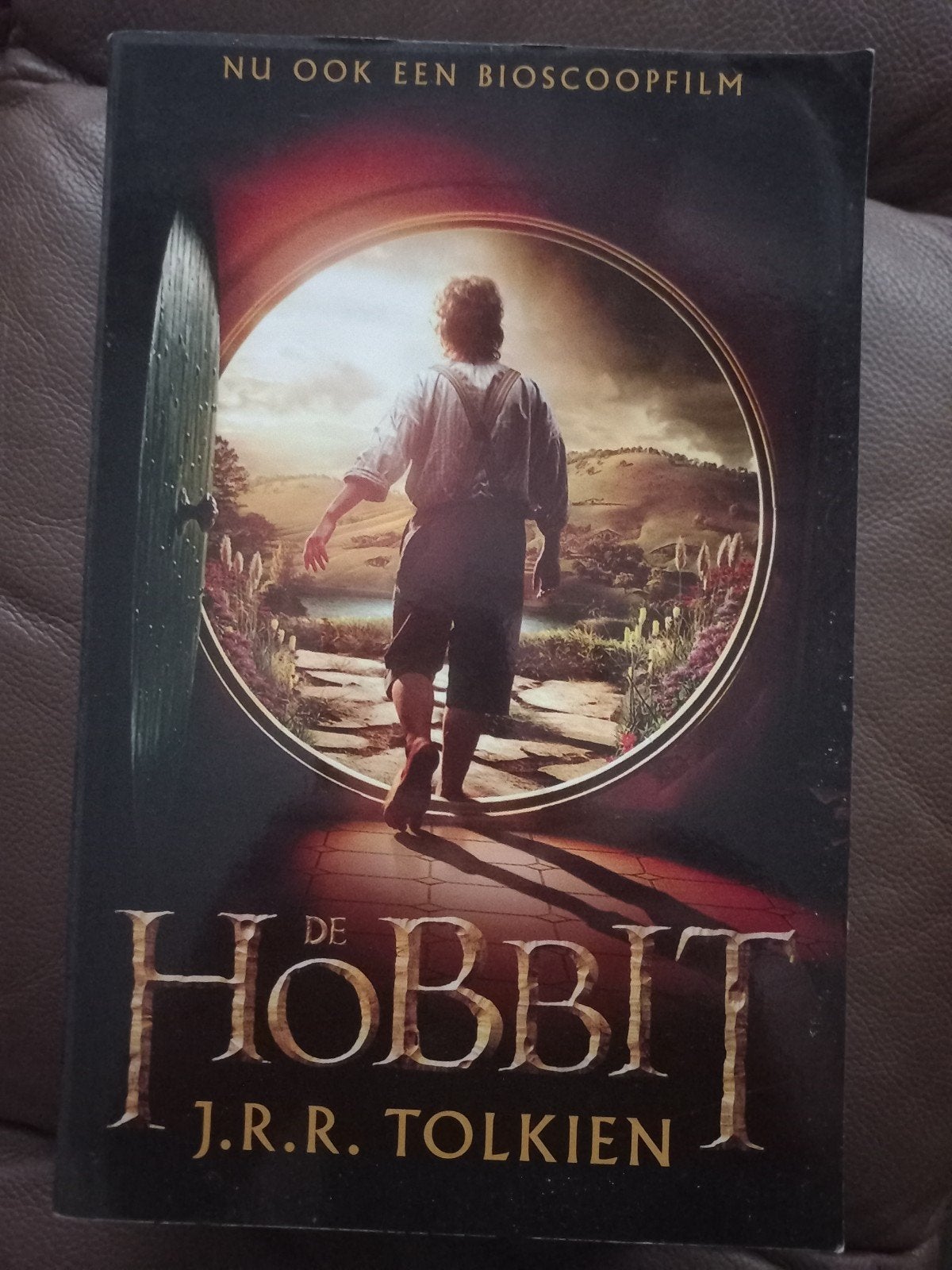 the hobbit by J.R.R. Tolkien, Boeken, Ophalen