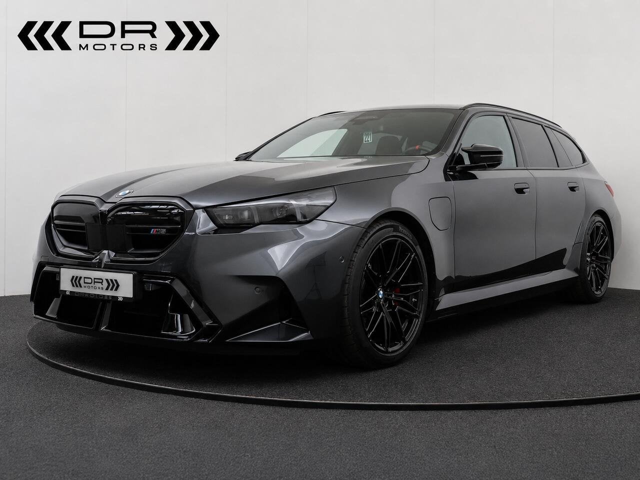 BMW M5 TOURING - BOWER & WILKINS - PANODAK - HEAD UP, 0 kg, Argent ou Gris, 4395 cm³, Euro 6