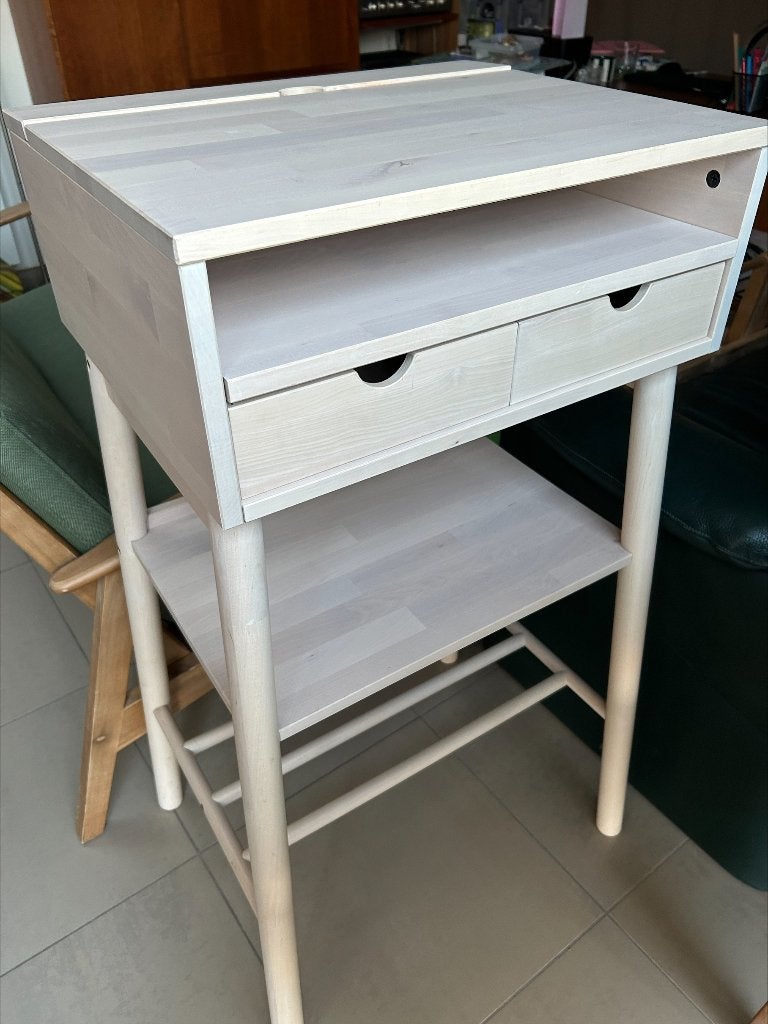Sta bureau Knotten ikea, 63 cm, Bureau debout, Goulotte de câbles, Comme neuf
