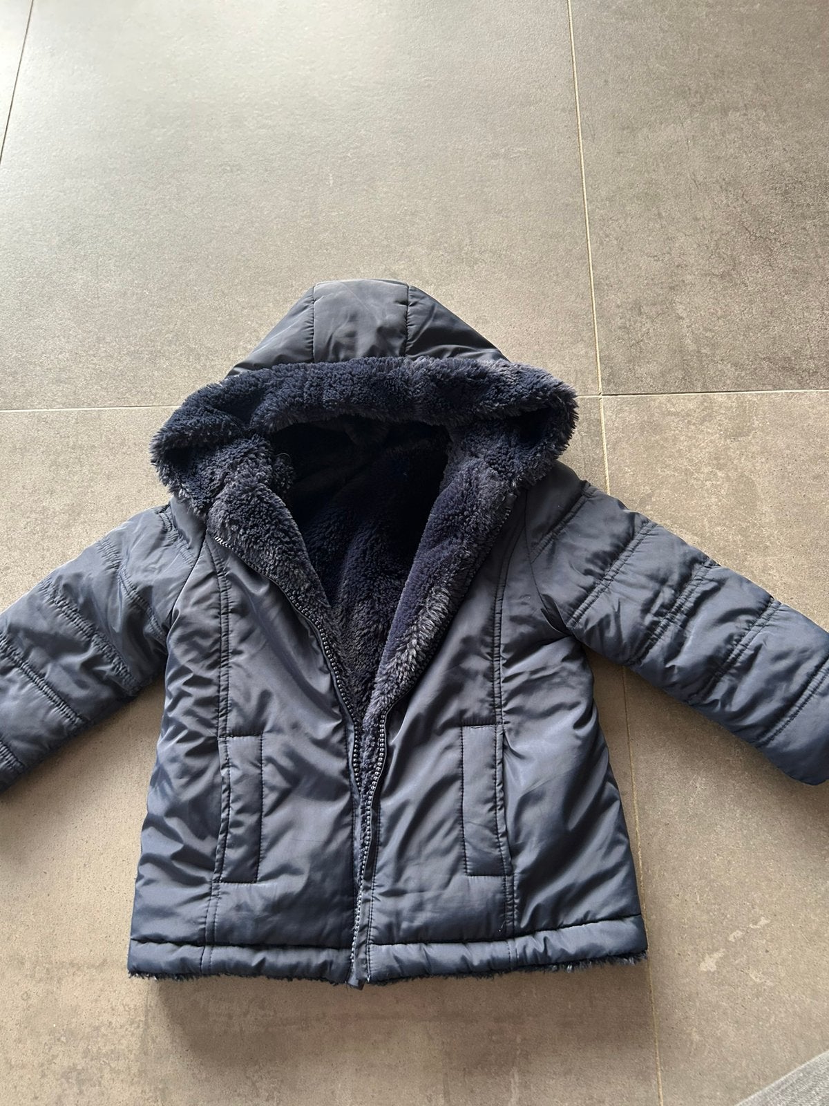 Winterjas meisje maat 98 uitstekende staat!, Enfants & Bébés, Enlèvement, Comme neuf, Fille
