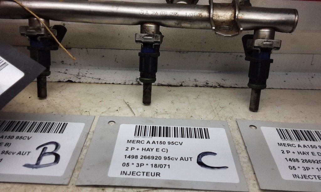 INJECTEUR Mercedes-Benz A (W169) (A0000789023), Mercedes-Benz, Utilisé, Dialog.mb@mercedes-benz.com, Mercedes-Benz AG