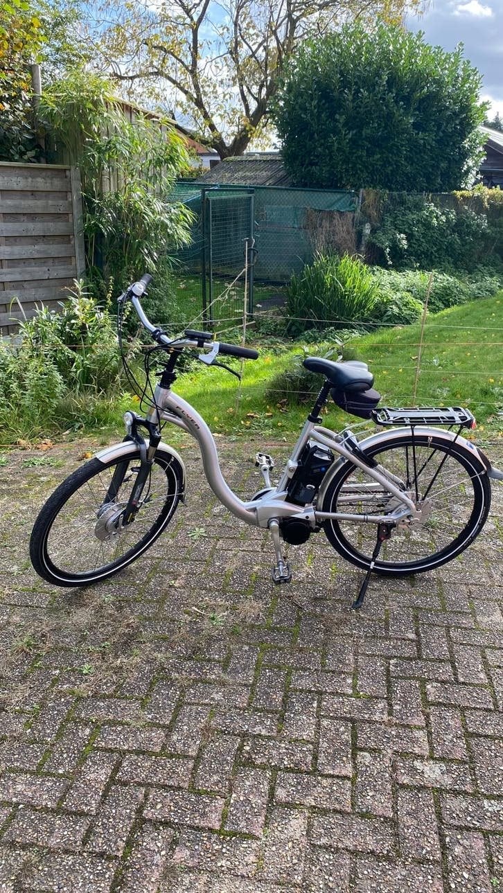 Mooie elektrische damesfiets flyer 26inch, Ophalen, Zo goed als nieuw