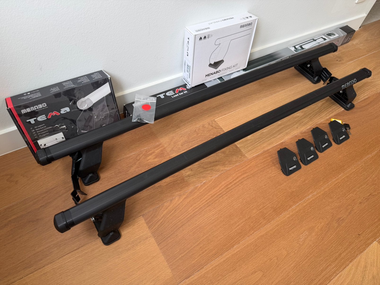 Menabo dakdragers + Fixing Kit voor Audi A4, Autos : Divers, Porte-bagages, Comme neuf, Enlèvement
