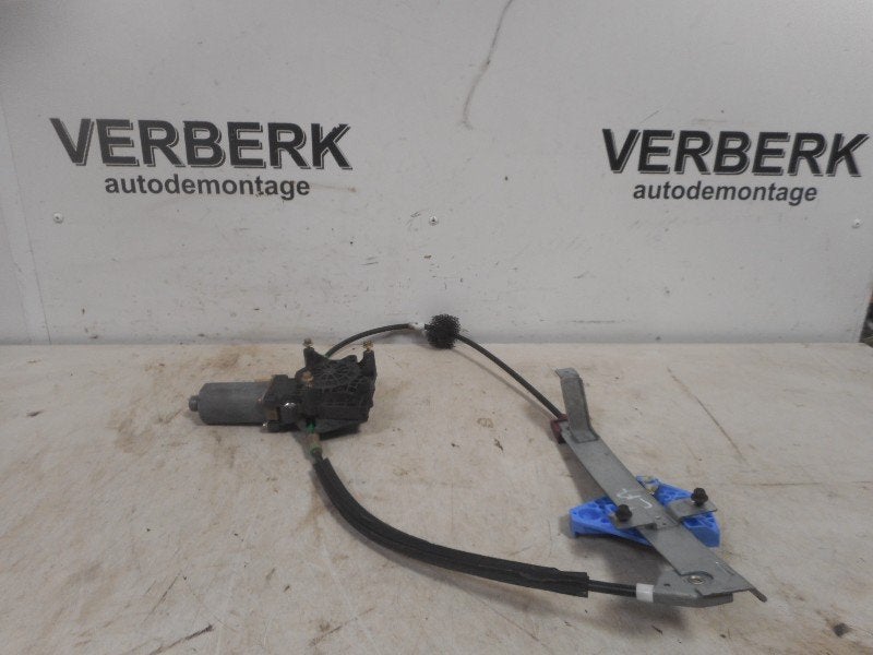 MECANISME DE VITRE ELECTRIQUE ARRIÈRE GAUCHE Mondeo II, Arrière, Henry-Ford-Straße  1
50735  Köln, DE, Ford-Werke GmbH, Kunden@ford.com