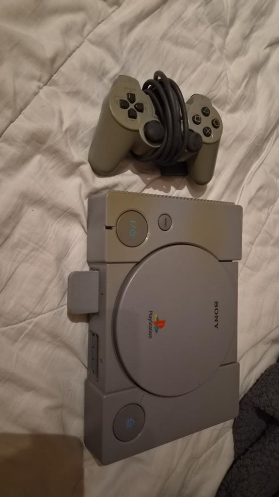 Lot ps2/ps1/ps4/ pc/ ecran gaming, Enlèvement, Avec 1 manette