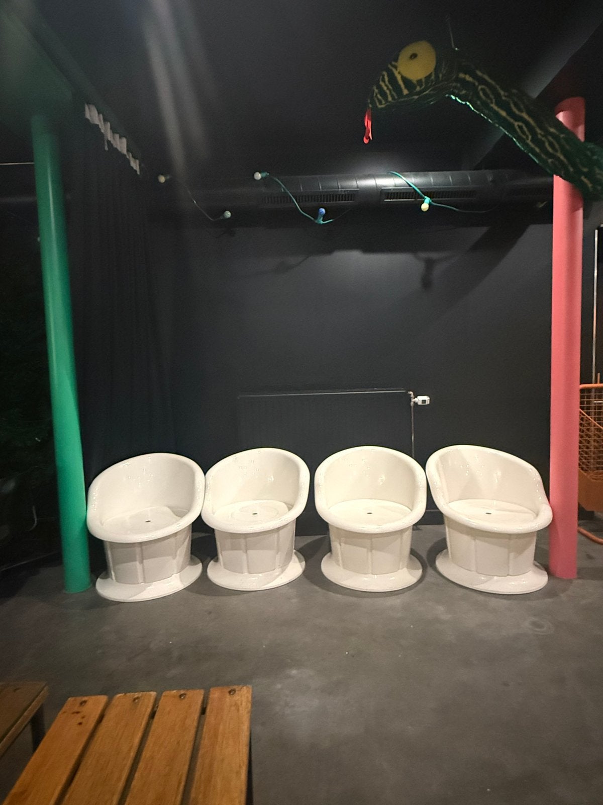 Popptorp IKEA kuipstoelen, Ophalen