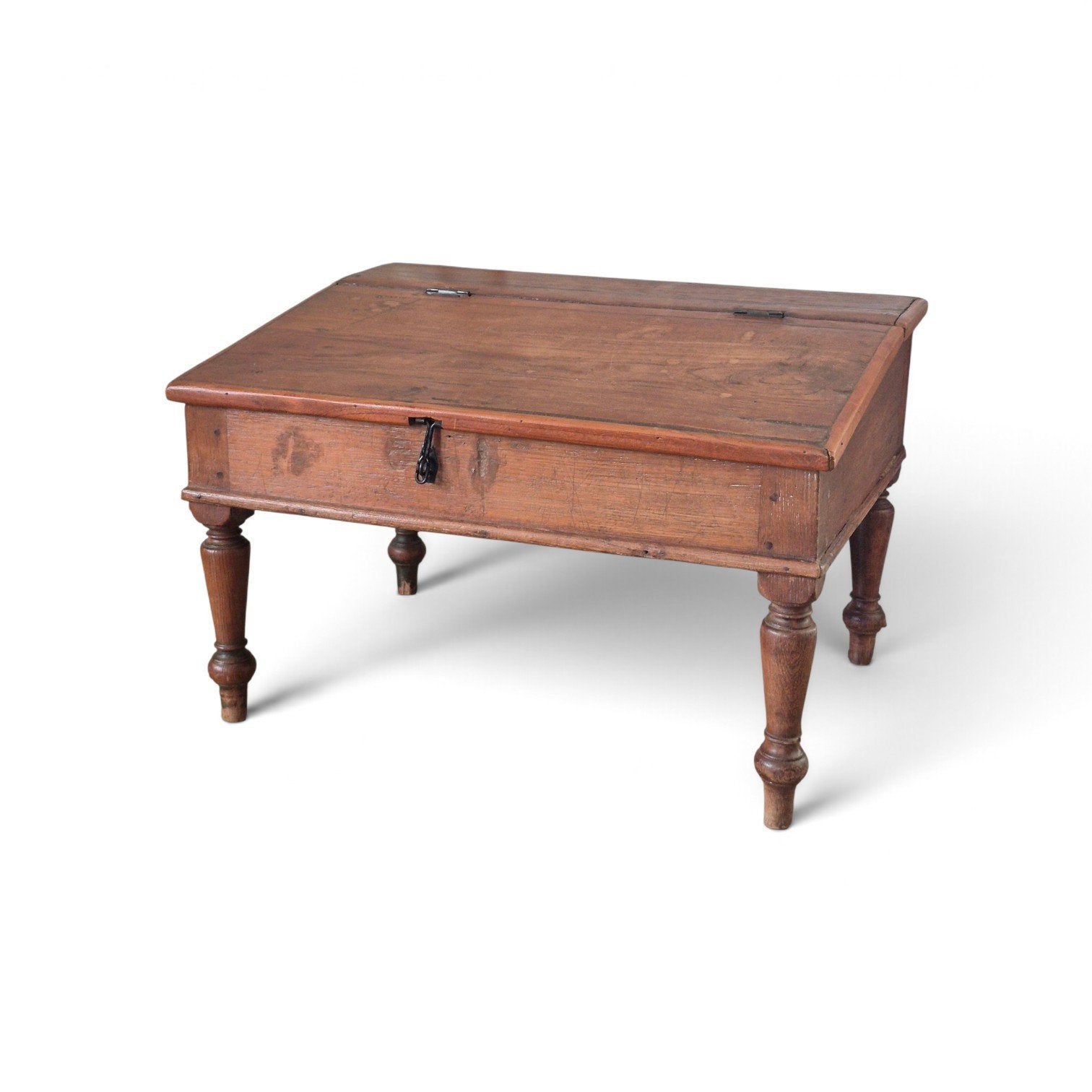 Antieke schrijftafel of kisttafel, Ophalen