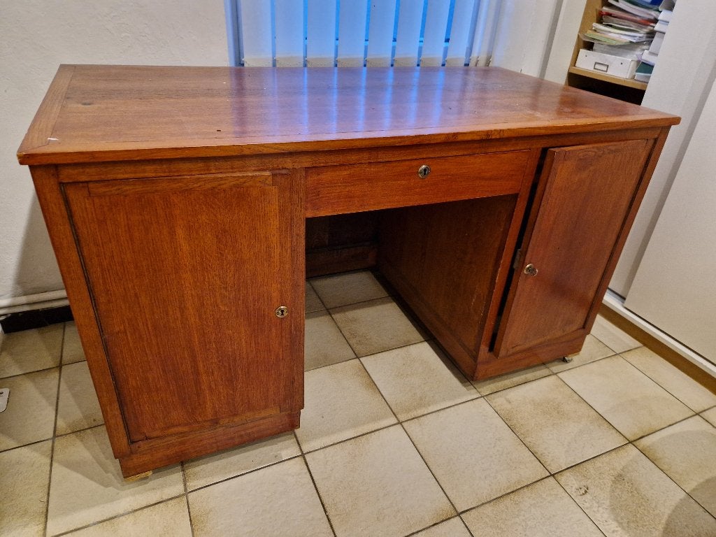 bureau en bois à donner, Avec roues, Enlèvement, 147 cm, Utilisé