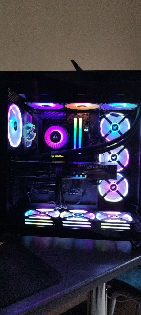 Setup Gaming 4k ryzen7 9800X3D - RTX 5070 - 32GB DDR5, Informatique & Logiciels, Le pc est monté avec différentes marques, Comme neuf
