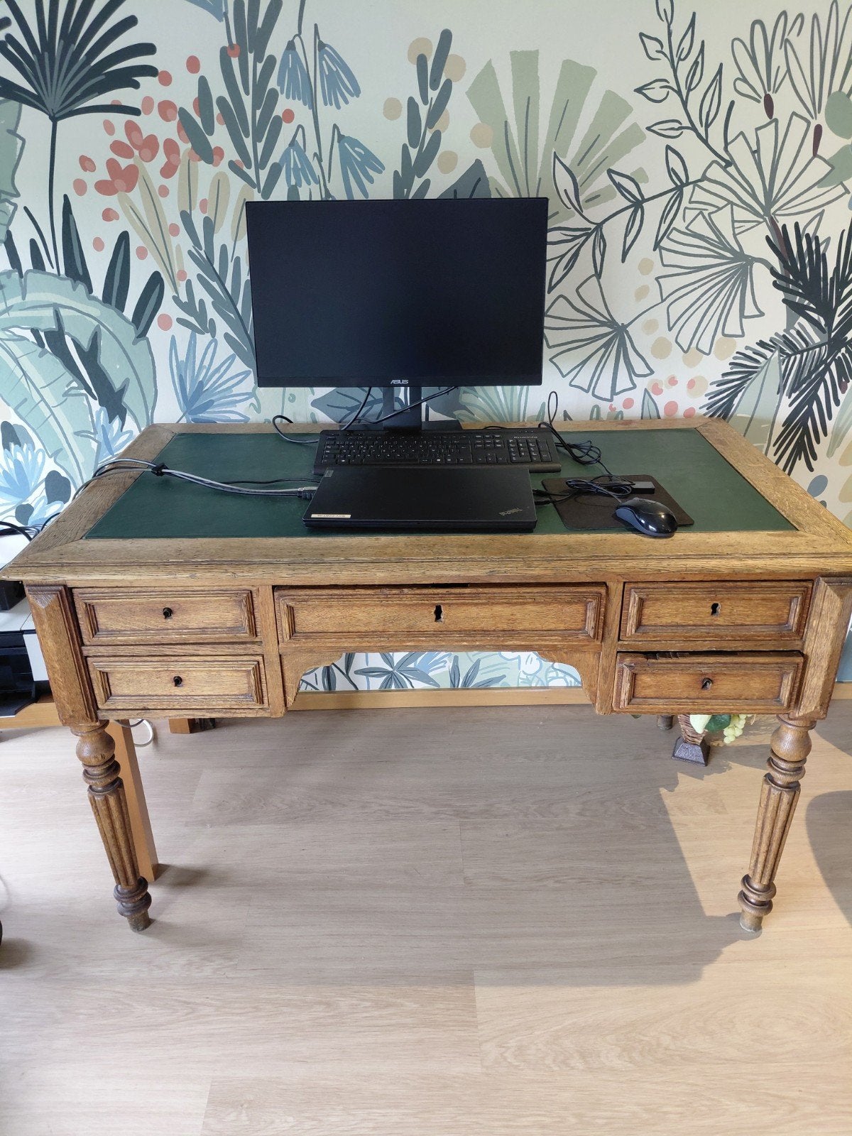 Bureau ancien en chêne, Enlèvement