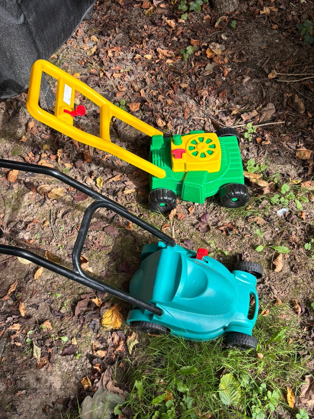 2x grasmaaiers en 1 kinderglijbaan, Ophalen, Gebruikt