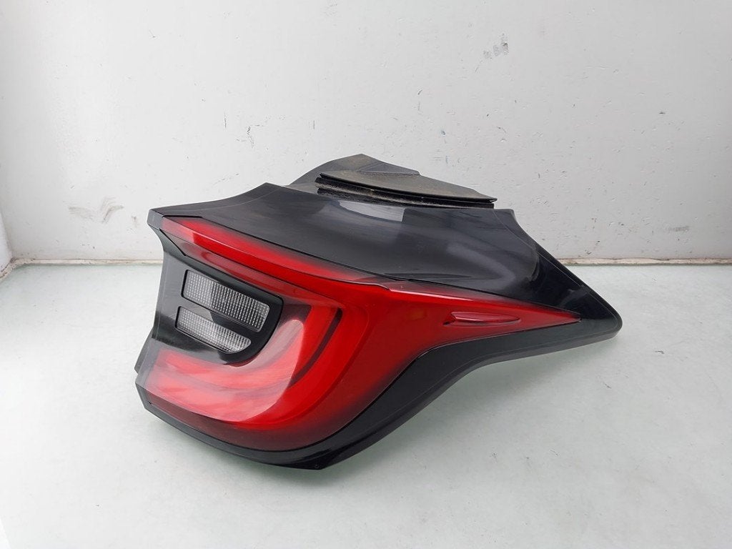 FEU ARRIÈRE DROIT Toyota Yaris IV (P21 / PA1 / PH1), Autos : Pièces & Accessoires, Éclairage, Toyota, Utilisé