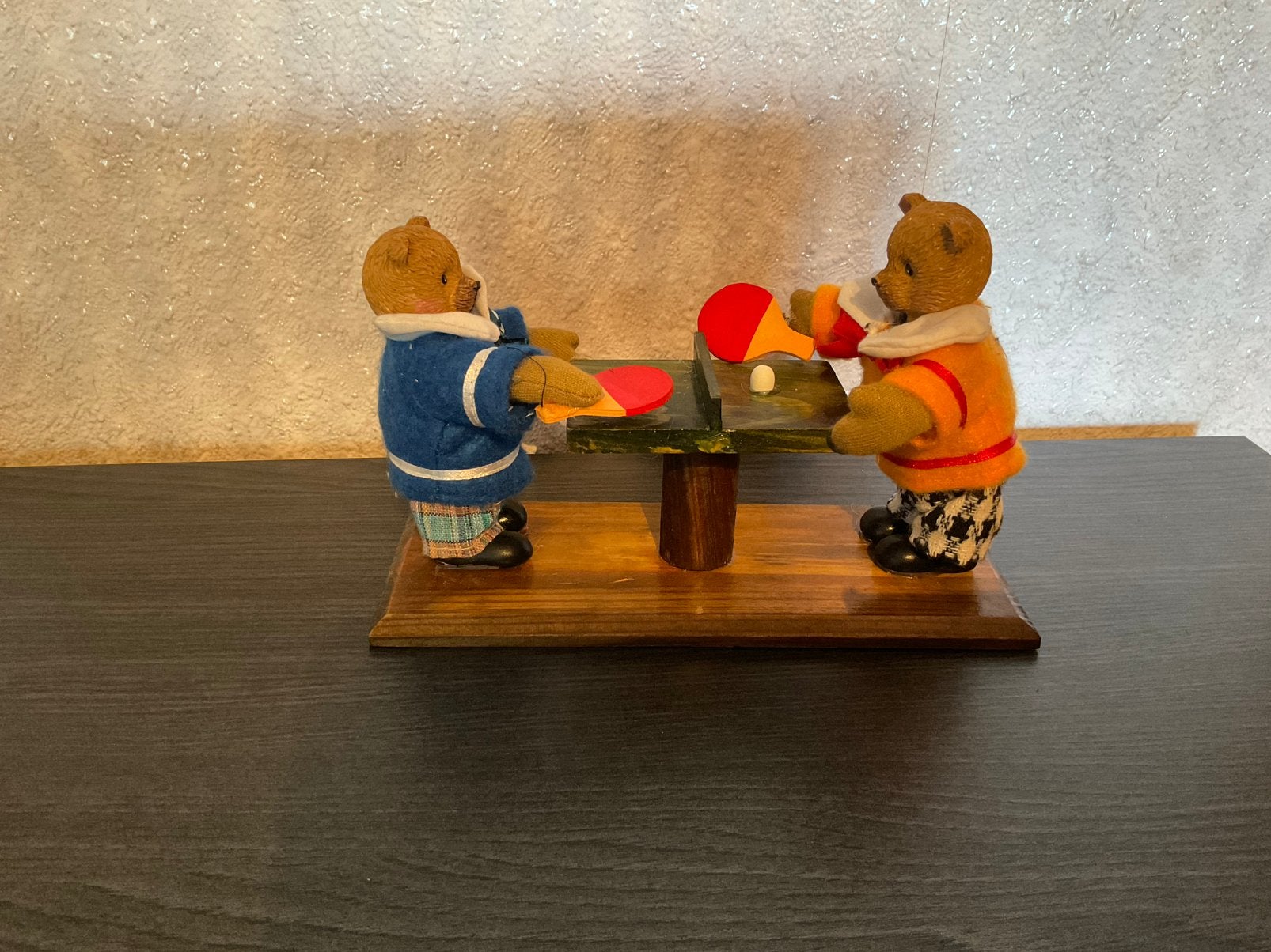 Beeld beren spelen pingpong, Verzenden