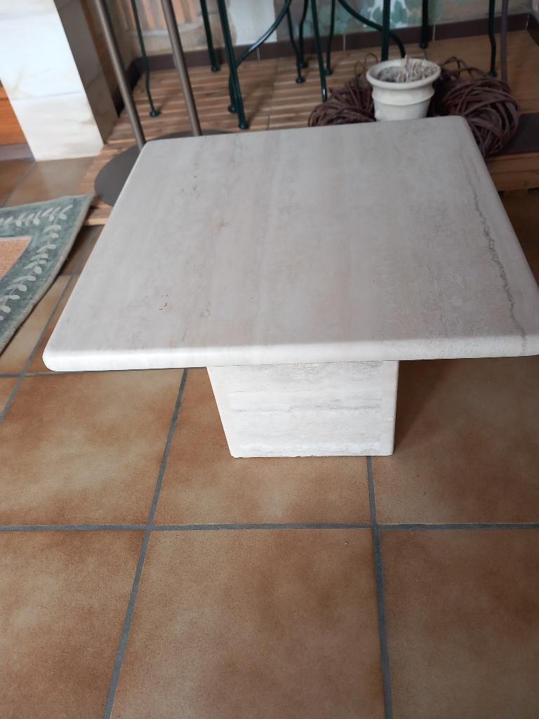 Table d'appoint/table basse en travertin 50x50x35, Maison & Meubles, Tables | Tables d'appoint, Envoi