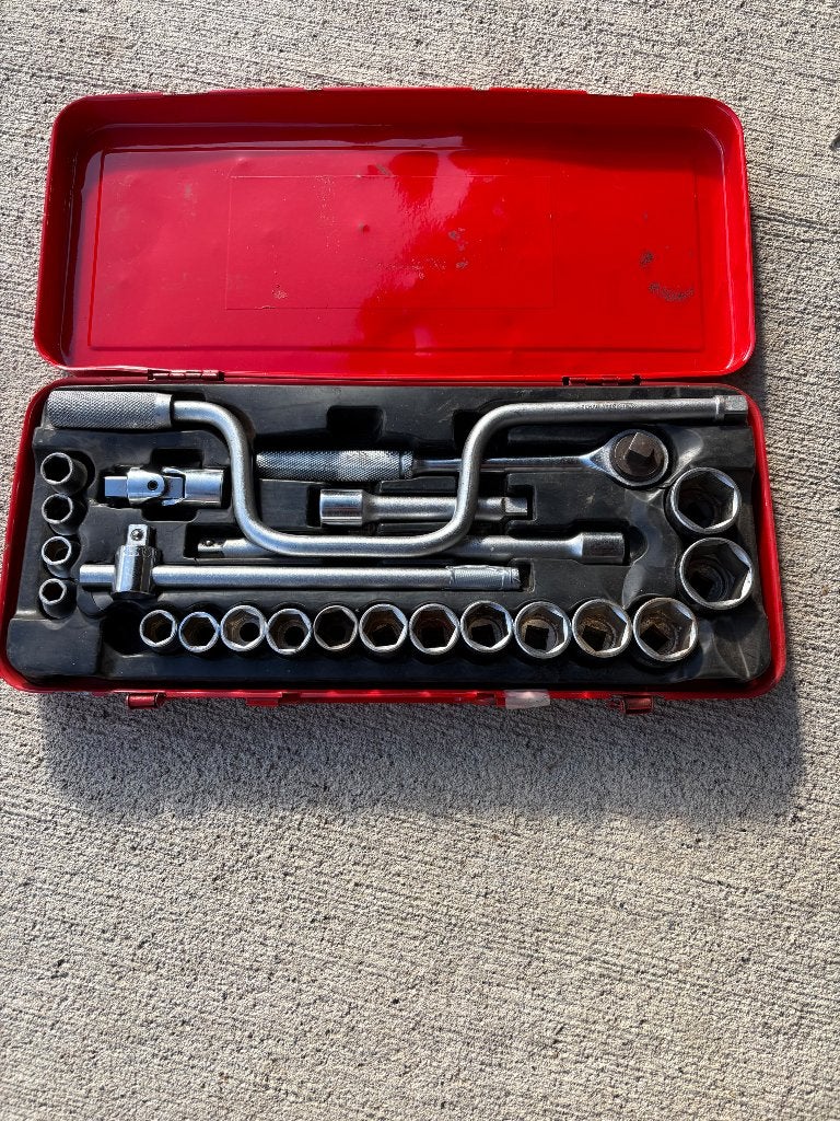Coffret de douilles Chrome Vanadium – Japan, Enlèvement, Utilisé, Rouge, Bricolage
