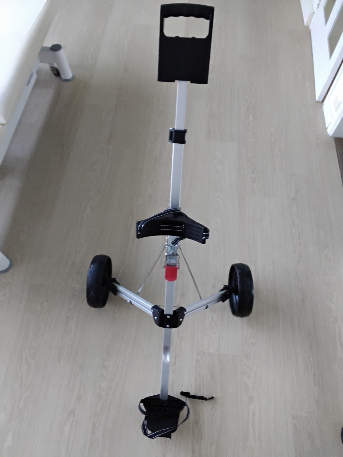 Nieuwe opvouwbare golfkar, Sport en Fitness, Ophalen, Zo goed als nieuw