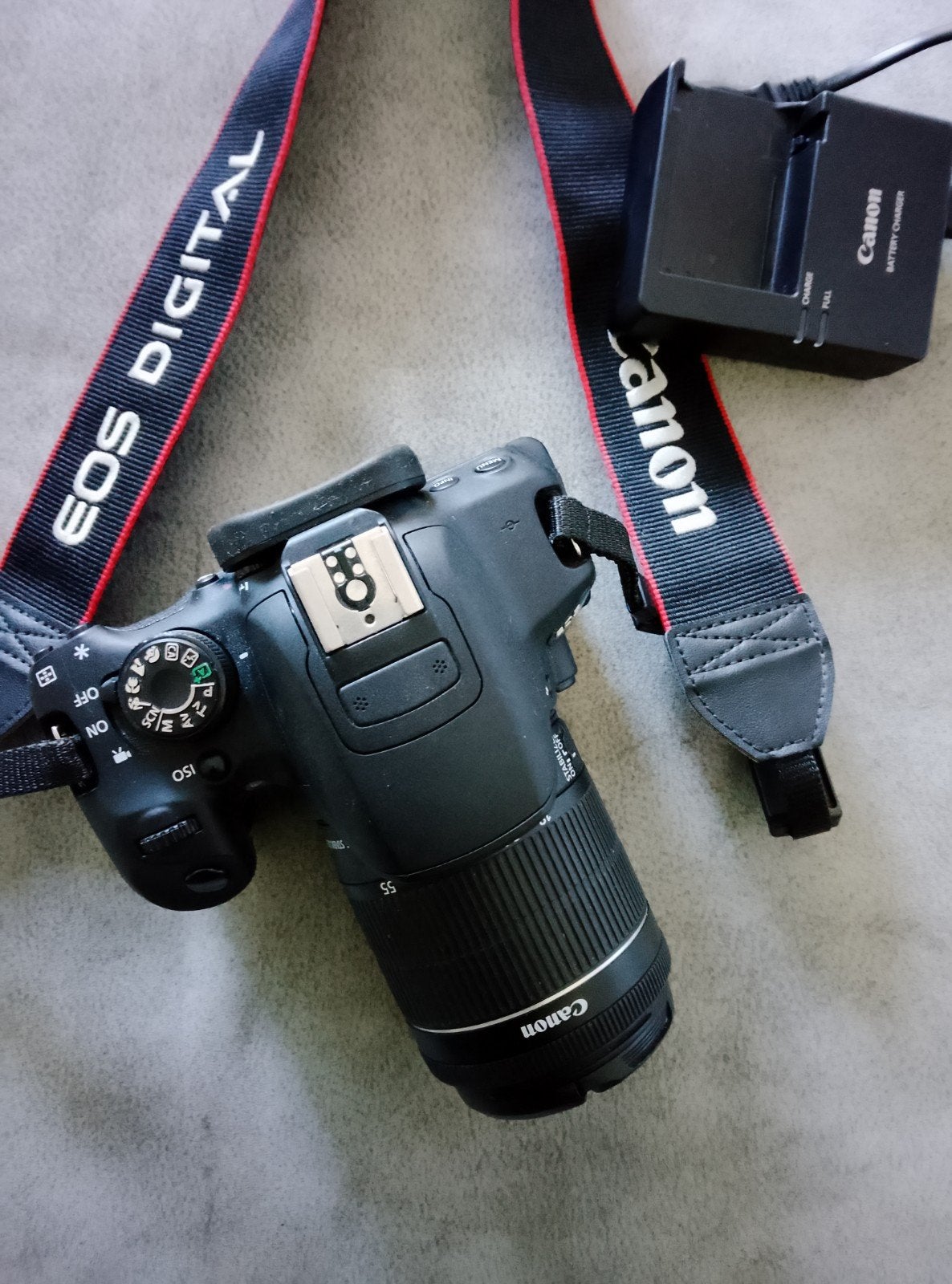 Canon Eos 700d avec objectif Canon eFS 18-55 mm, rarement ut, TV, Hi-fi & Vidéo, Appareils photo numériques, Enlèvement ou Envoi