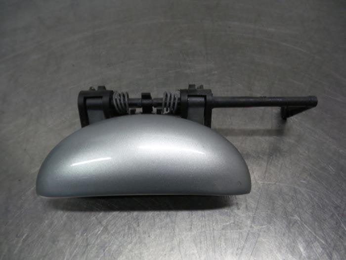 Poignée portière 2portes gauche d'un Peugeot 206, -, 3 mois de garantie, Utilisé, -