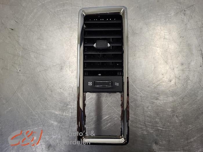 Grille aération tableau de bord d'un Dodge RAM, Autos : Pièces & Accessoires, Tableau de bord & Interrupteurs, -, 3 mois de garantie