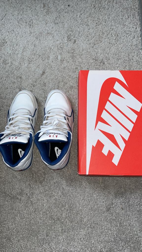 Nike Flight 89 taille 44 bleu et blanc, Vêtements | Hommes, Chaussures, Enlèvement, Porté, Blanc, Baskets