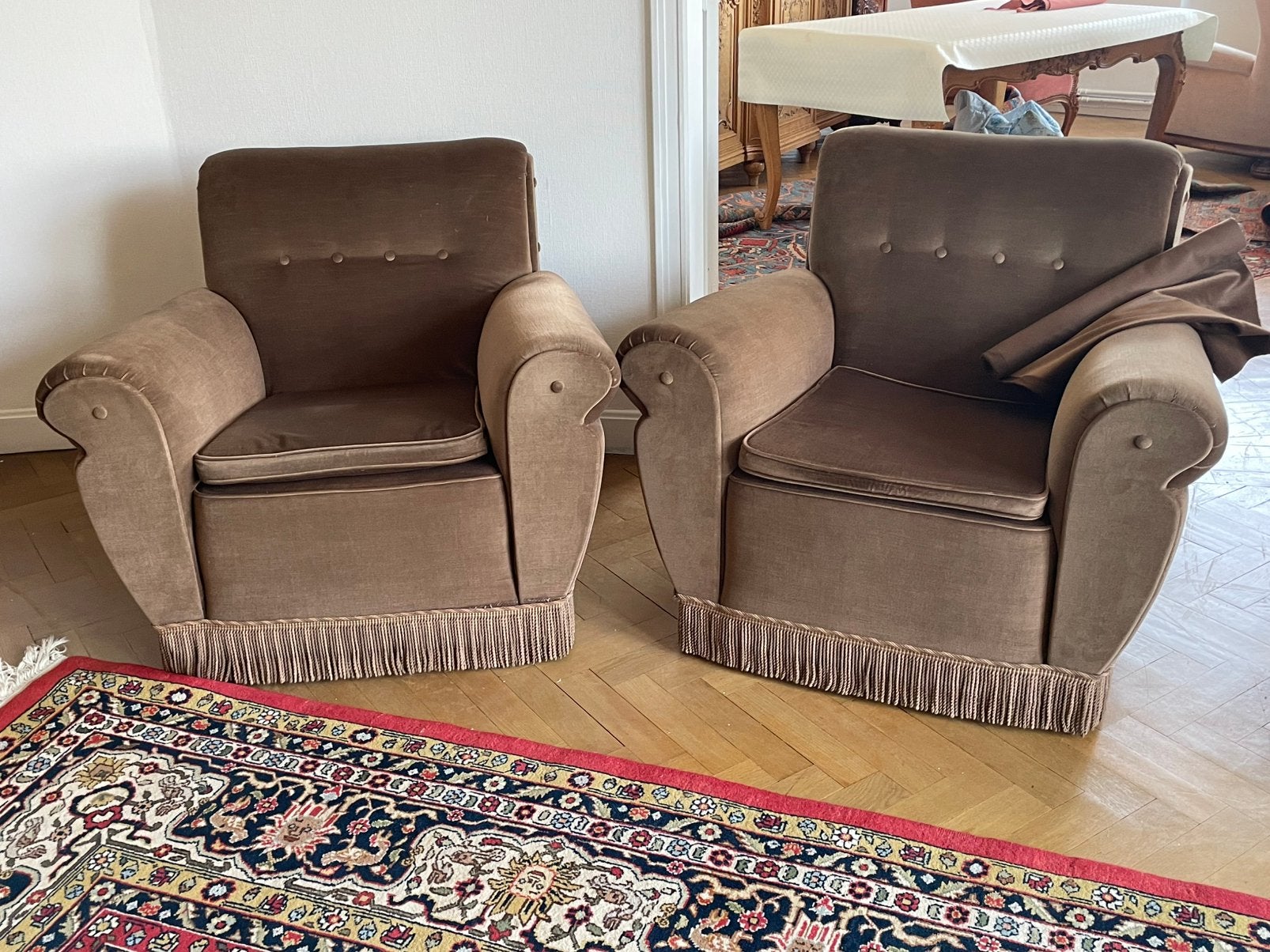 PAIRE de FAUTEUILS CLUB VINTAGE en VELOURS MARRON - ANNEE 50, Maison & Meubles, Enlèvement, Utilisé
