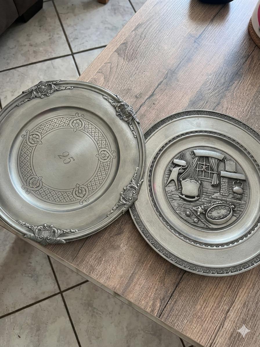 Set van 2 decoratieve tinnen sierborden / wandborden, Ophalen